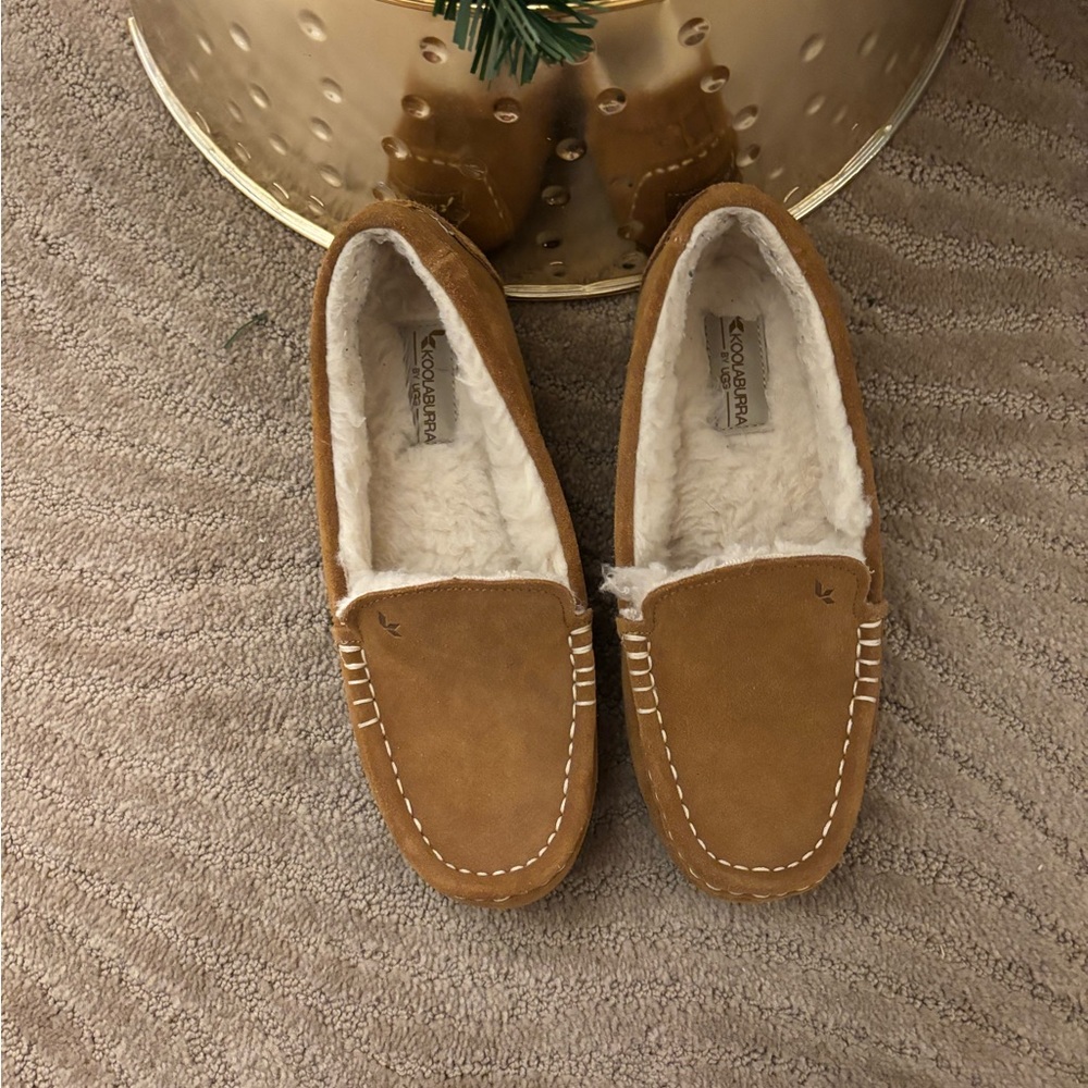 Kookaburra by Ugg size 6